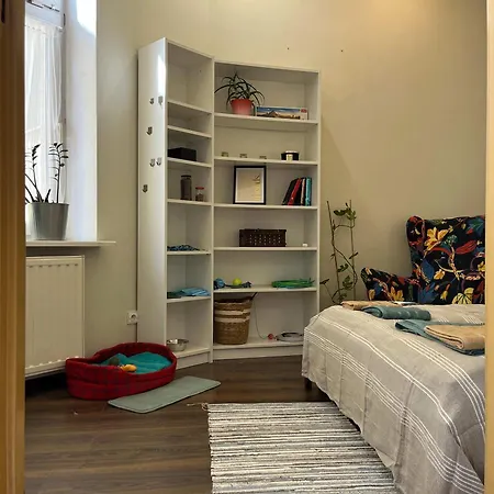 Traugutta 24 Przytulny Z Biurkiem I Sypialnia By Renters Cracovia