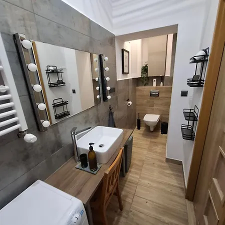 Apartamento Traugutta 24 Przytulny Z Biurkiem I Sypialnia By Renters
